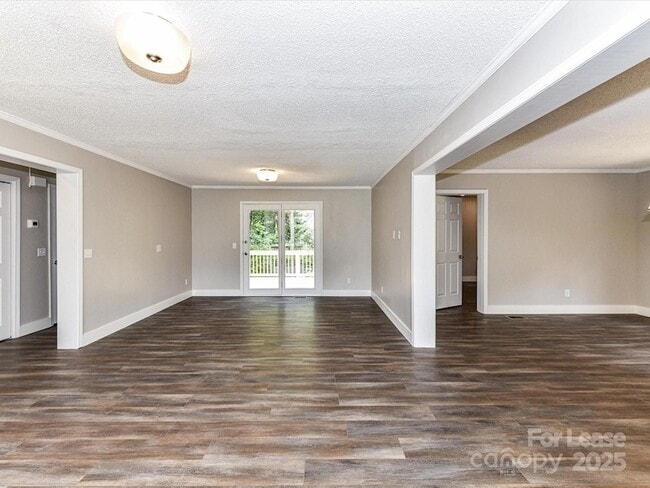 Building Photo - 1117 Hidden Brook Ln