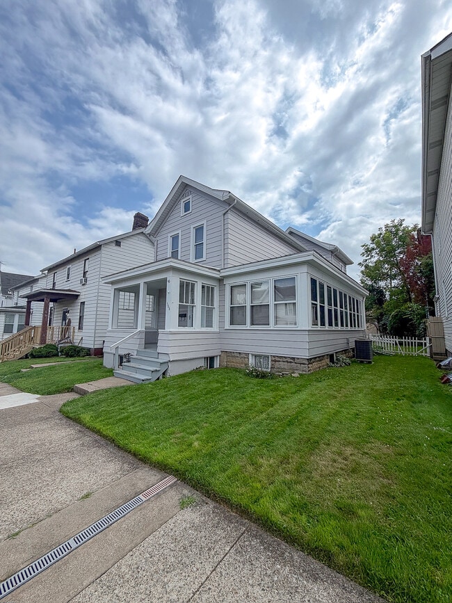 Building Photo - 506 Locust St