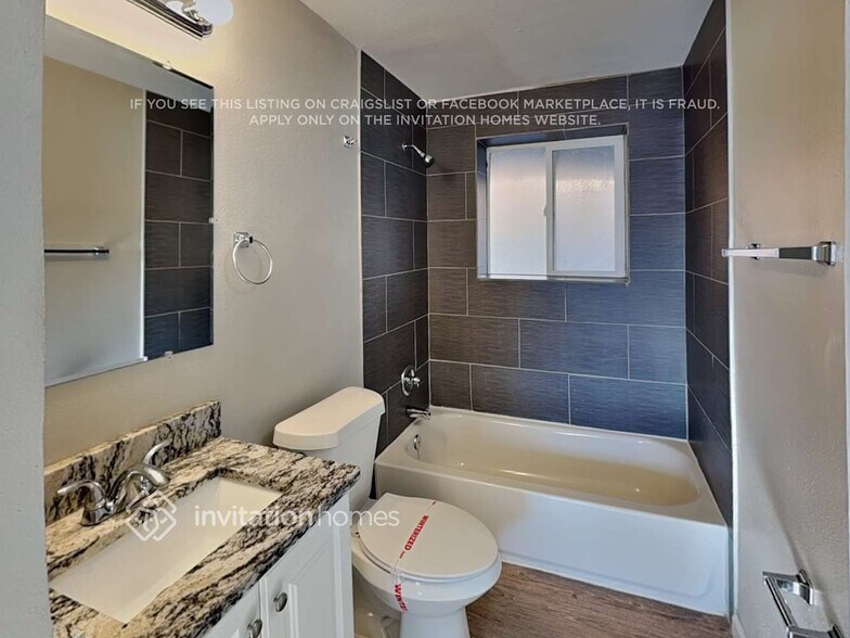 Building Photo - 9764 Columbine Ct