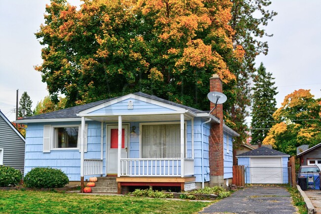 Building Photo - *Pending* Surprisingly Spacious South Hill...