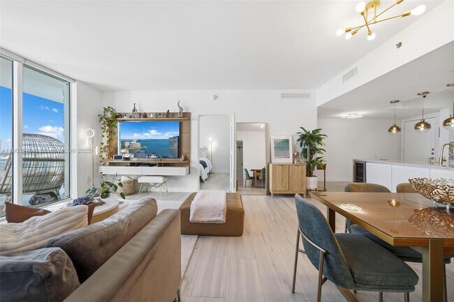 Building Photo - 951 Brickell Ave