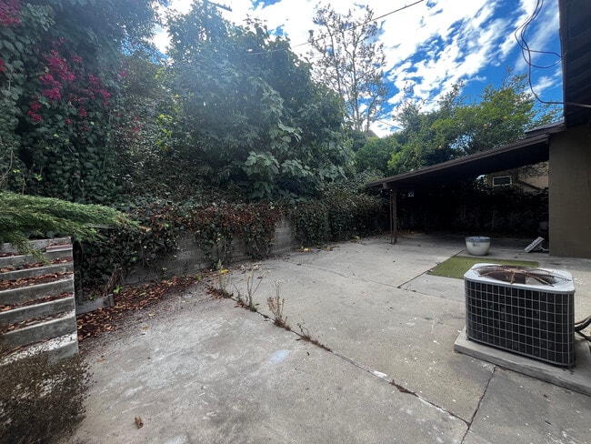 Building Photo - 2716 W 101st St