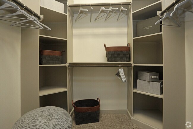 Building Photo - Elevate Your Everyday in the City