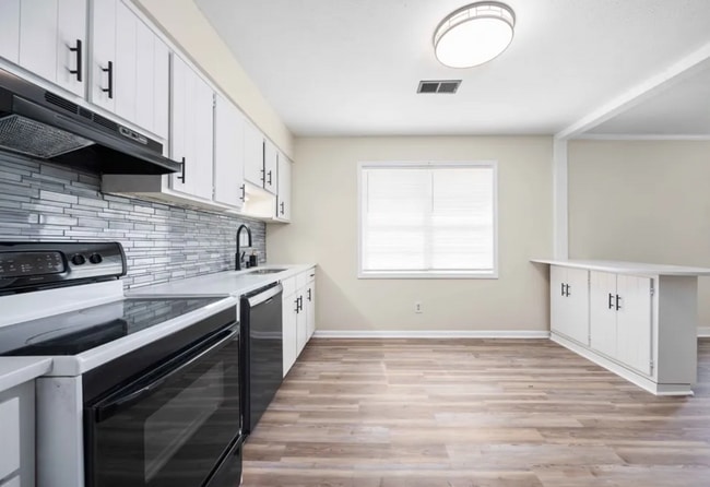 Building Photo - 5818 Hunter Rd