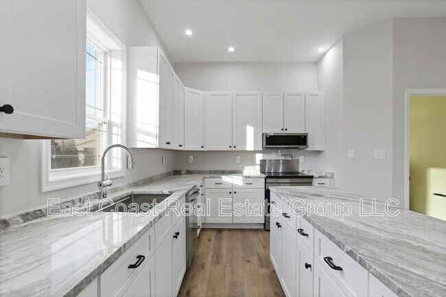 Building Photo - 530 N 3rd St