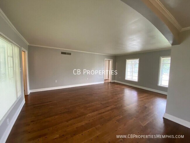 Building Photo - 4320 Bishop Hills Dr