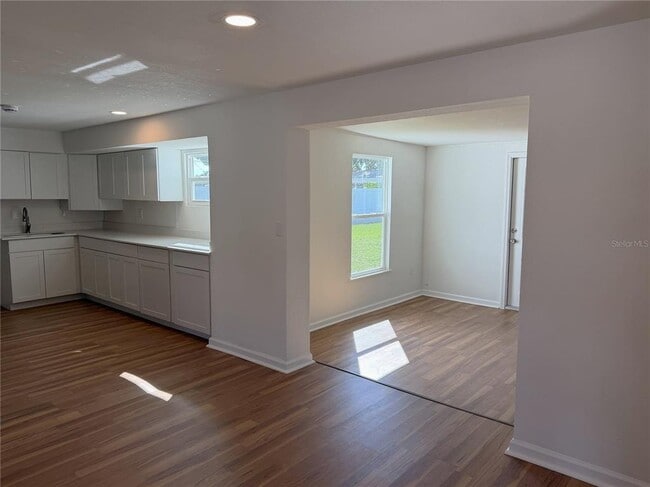 Building Photo - 249 Mt Vernon Dr