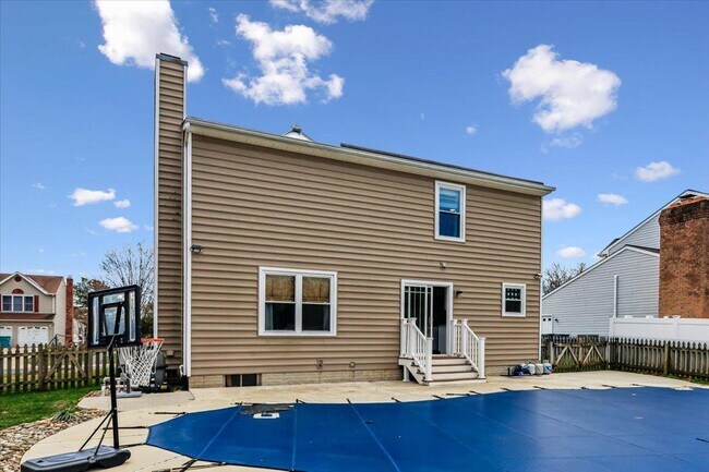 Building Photo - 7338 Argonne Dr