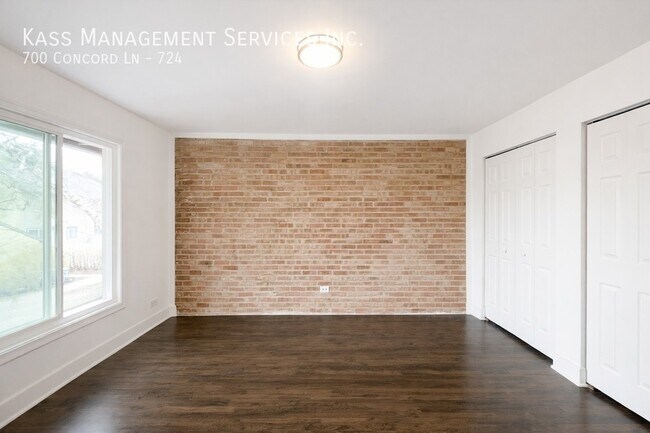 Building Photo - 700 Concord Ln