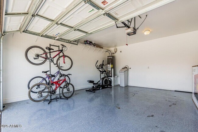 Building Photo - 10827 W Bronco Trail