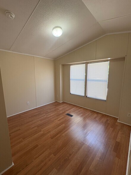 Building Photo - 123 Arista Dr