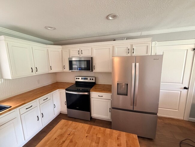Building Photo - Gautier Property