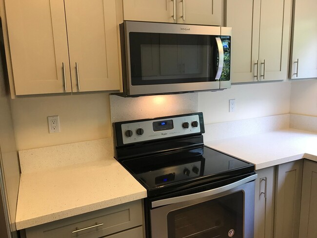 Building Photo - Kauhale Beach cove! Tropical, Serene and v...