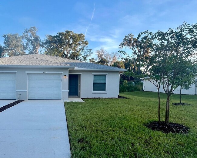 Building Photo - 925/927 E Clifford Ave