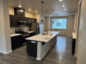 Building Photo - 14182 SW Gold Coast Ter