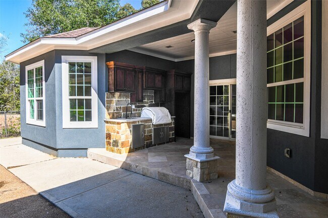 Building Photo - 12446 Willis Waukegan Rd