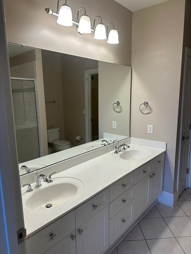 Building Photo - Downtown Raleigh 2 Bed 2 Bath Condo w/ cov...