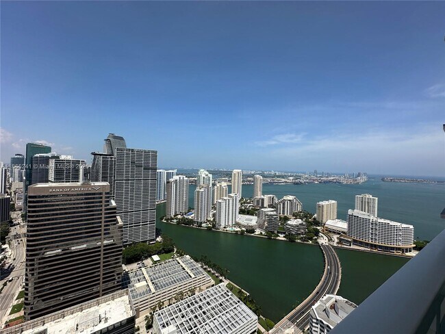 Primary Photo - 950 Brickell Bay Dr
