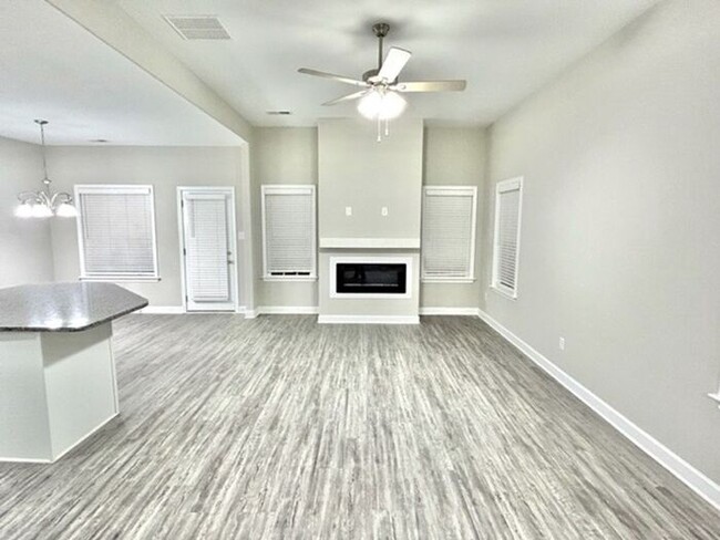 Building Photo - Now Leasing 4 bedroom 2.5 bath home in Mil...