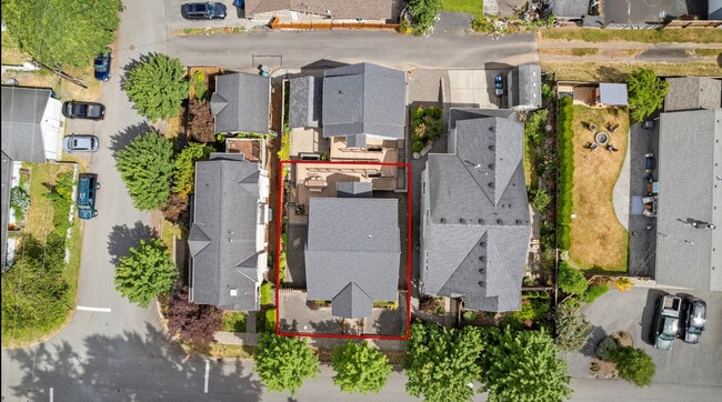 Building Photo - 26616 NE Valley St