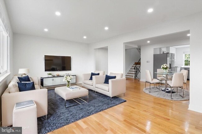 Building Photo - 7414 Pohick Rd