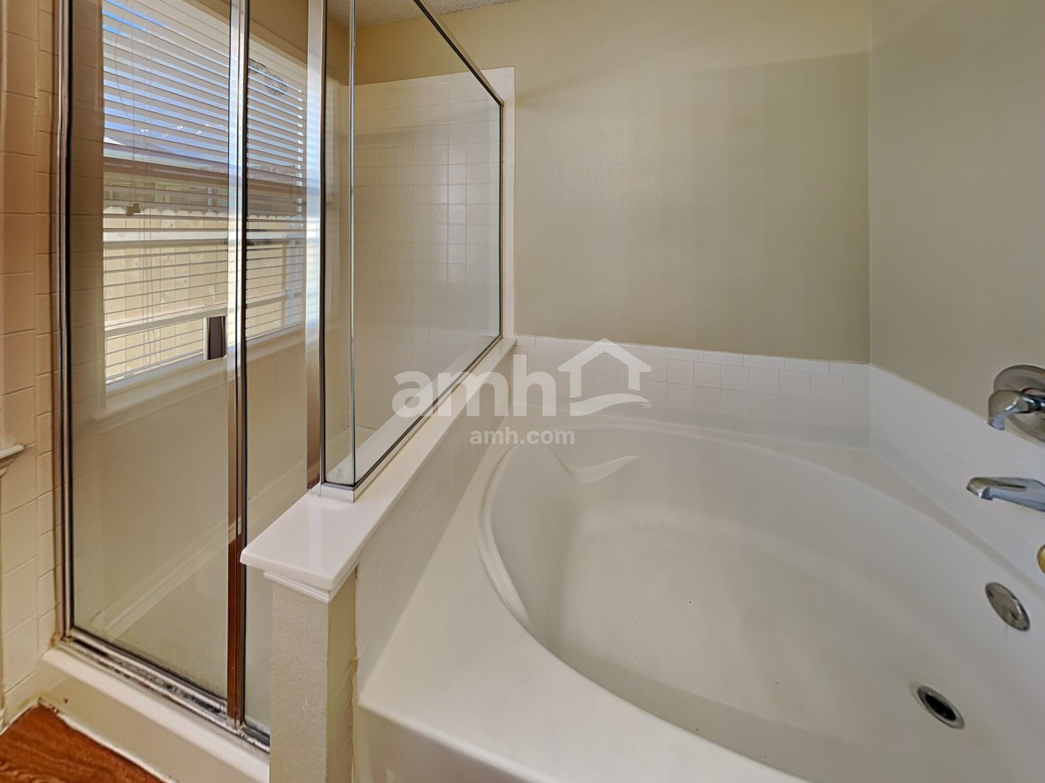 Building Photo - 517 Pinto Ln