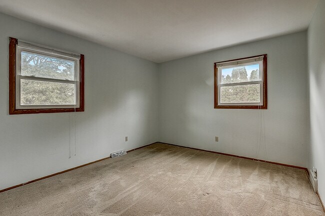 Bedroom 1 6825 - 6825 S Juniper Dr