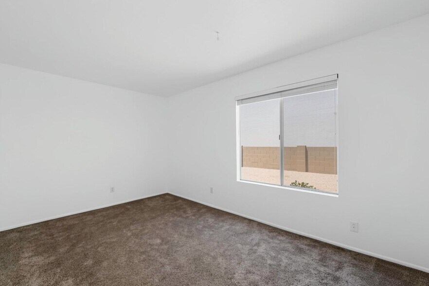 Building Photo - 1336 N 85th Pl