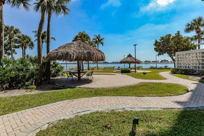 Building Photo - 2451 Brickell Ave