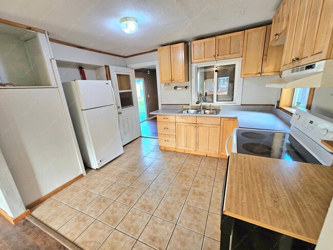 Building Photo - 5660 SE 125th Ave