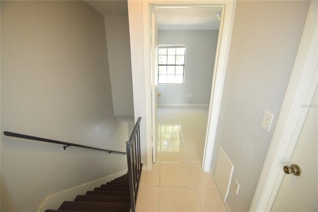 Building Photo - 1821 Crystal Grove Dr