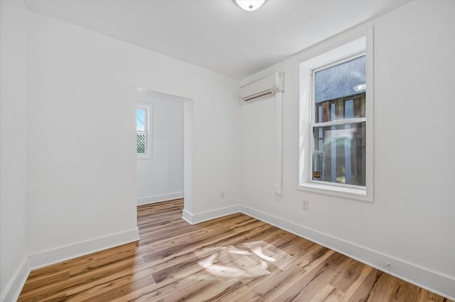 Building Photo - 3BR/1BA House | Luxury Finishes | Low Move-In Cost