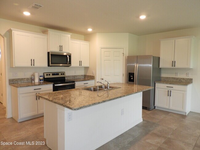 Building Photo - 3782 Coachman Ln SE