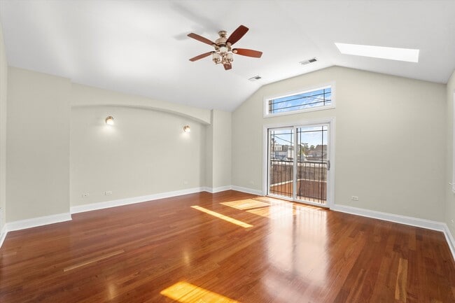 Building Photo - 2415 W Palmer St