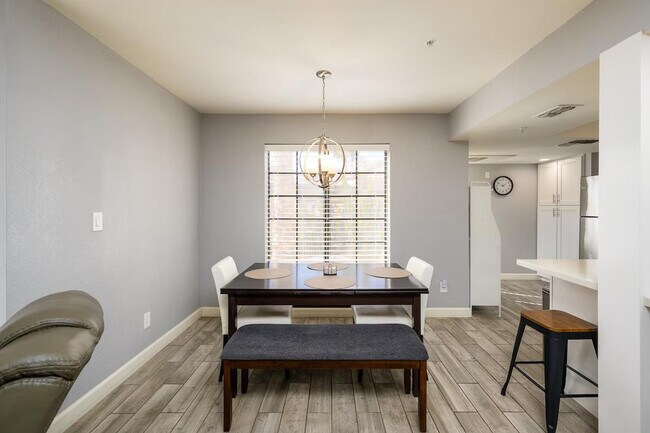 Building Photo - 9695 N 93rd Way