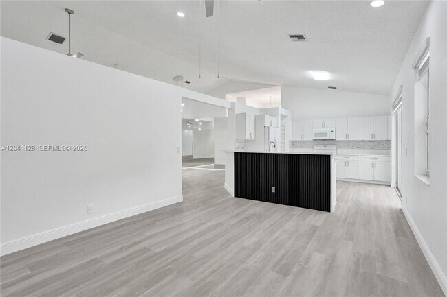 Building Photo - 6931 NW 34th St