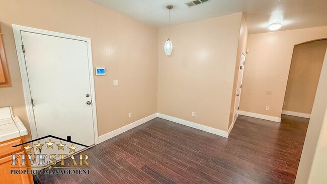 Building Photo - 1733 Pyxis St