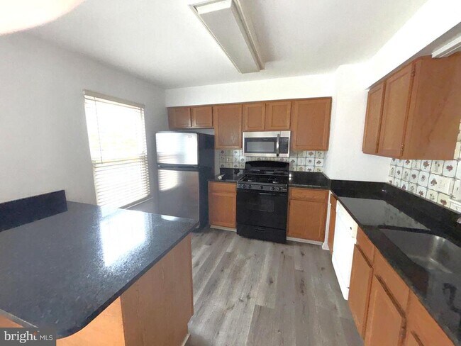 Building Photo - 6761 Jenny Leigh Ct