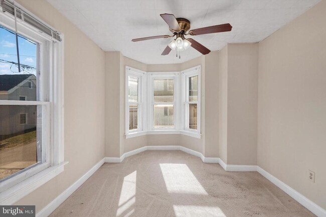 Building Photo - 4300 Main St