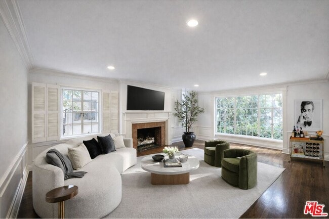 Building Photo - 214 S Spalding Dr