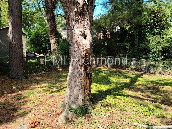 Building Photo - 9604 Stoneridge Ln