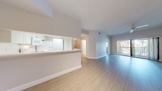 Building Photo - 2Bd /2Ba Condo with Stunning Lake Views!  ...