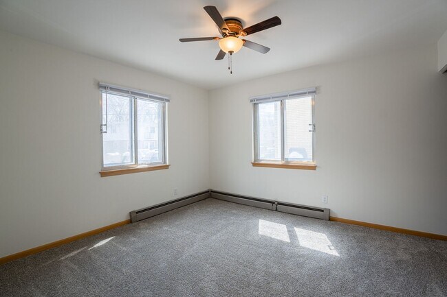 Building Photo - 2411 Brentwood Pkwy