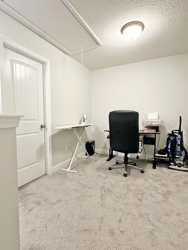 Building Photo - 106 Centennial Ct