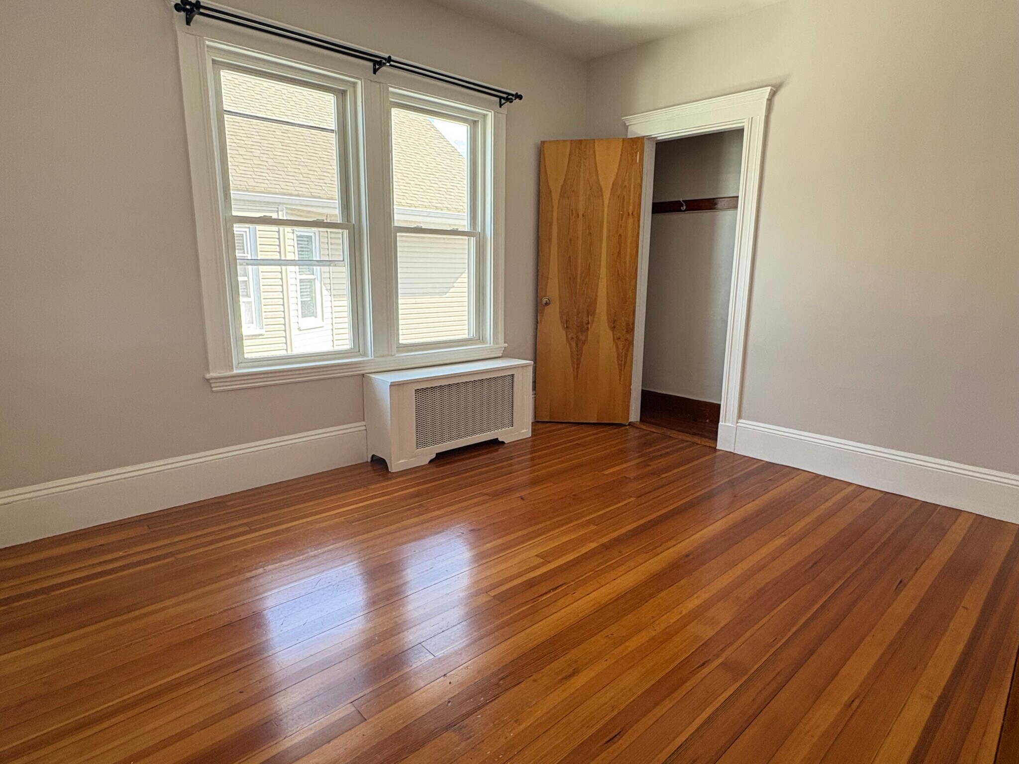 Building Photo - 18 Alexander Ave