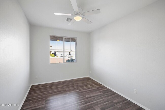 Building Photo - 7135 W Rancho Dr