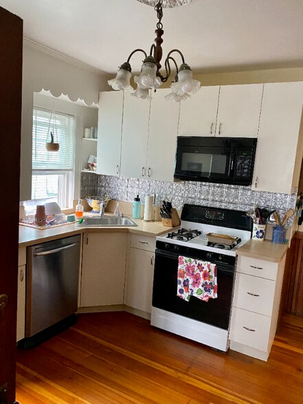 Building Photo - 14 Winter St