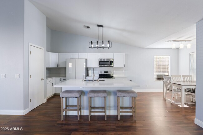 Building Photo - 1422 S 230th Ave