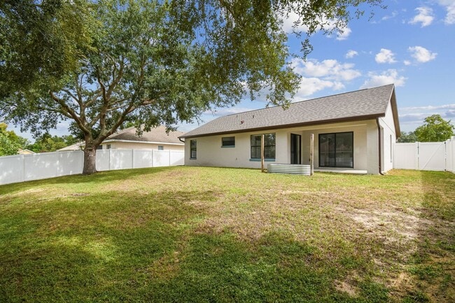 Building Photo - Charming 3-bedroom + 2-Bathroom Home in th...
