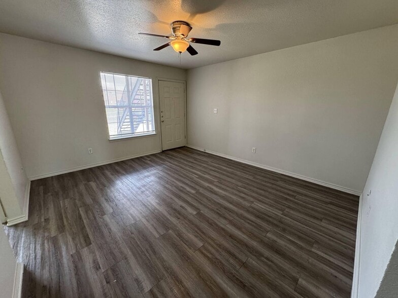 Building Photo - 2901 Cantabrian Dr